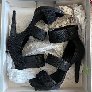 Jessica Simpson heels